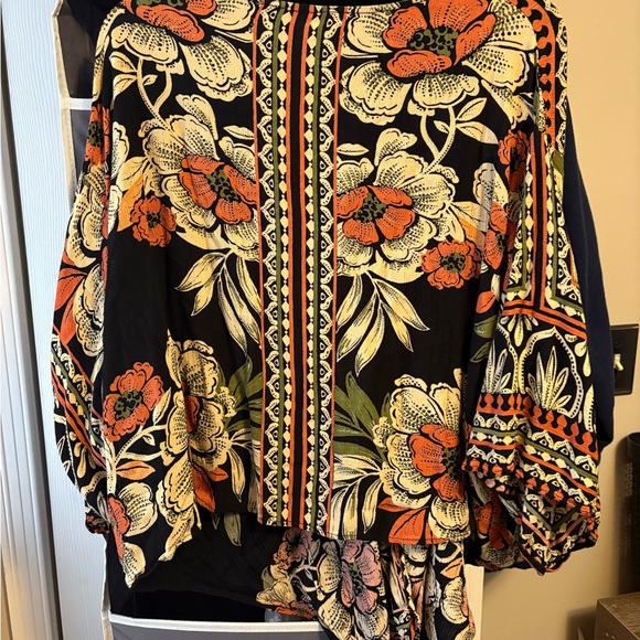 Nostalgia Black and Orange Floral Blouse - Picture 7 of 9